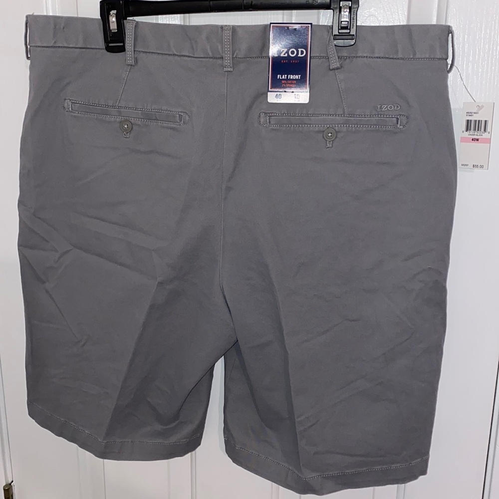 IZOD shorts - Picture 3 of 5